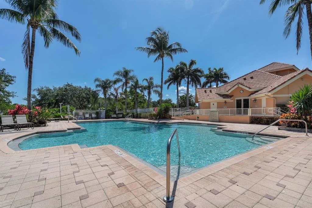 Photo of 352 Kingfisher Drive