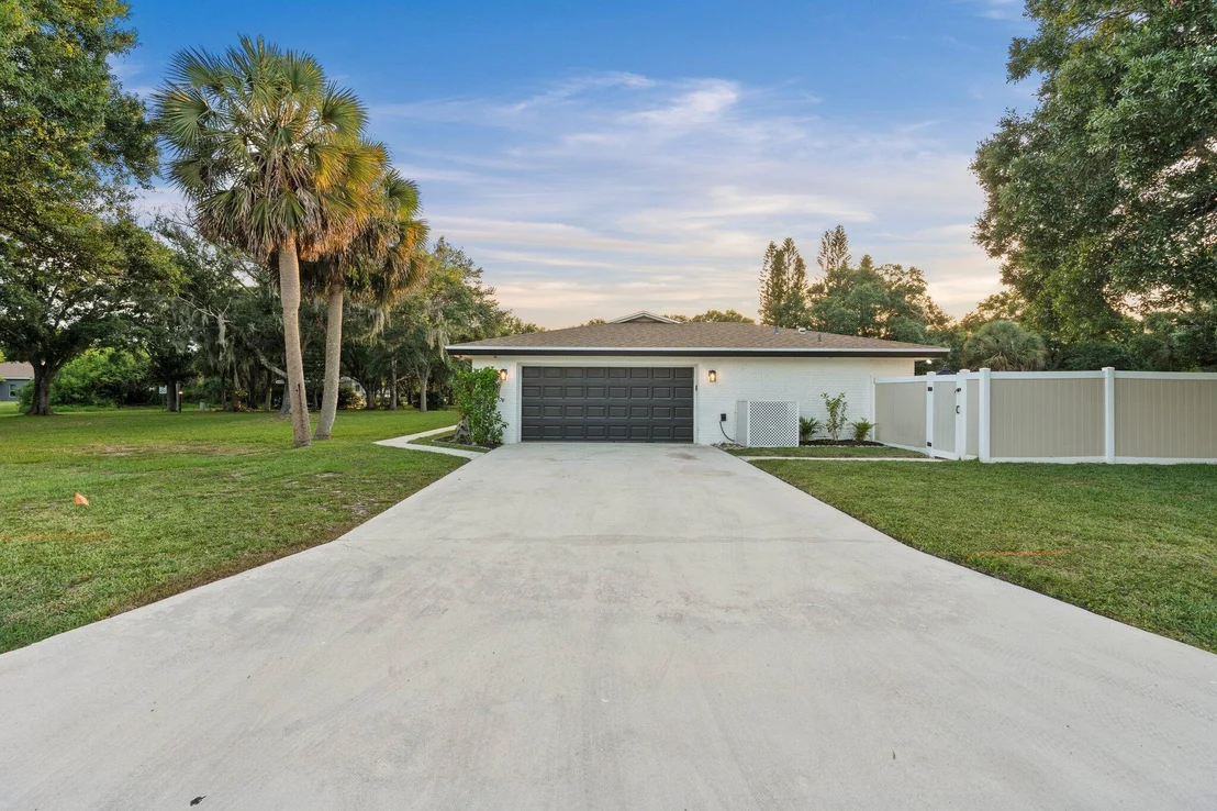 Photo of 2900 Grove Drive