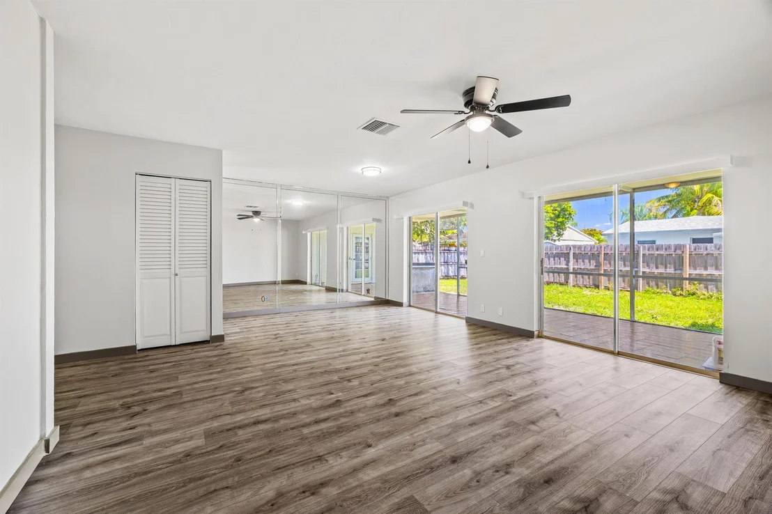 Photo of 6961 Southgate Boulevard