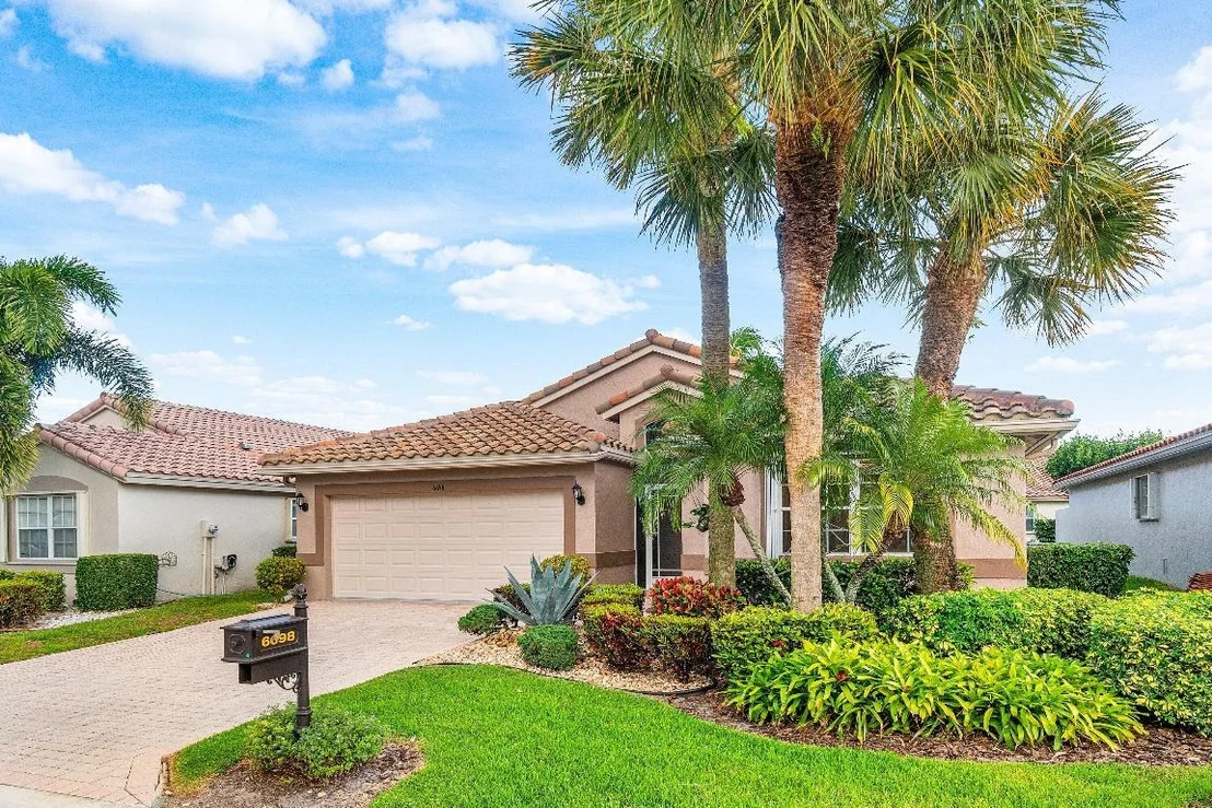 Photo of 6698 Sherbrook Drive