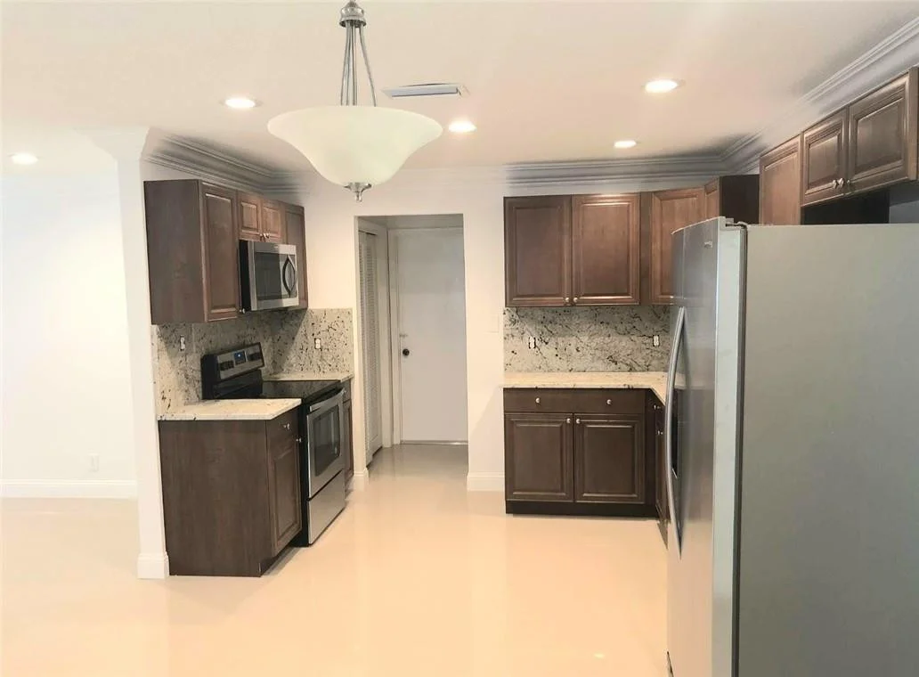 Photo of 740 NW 74th Way