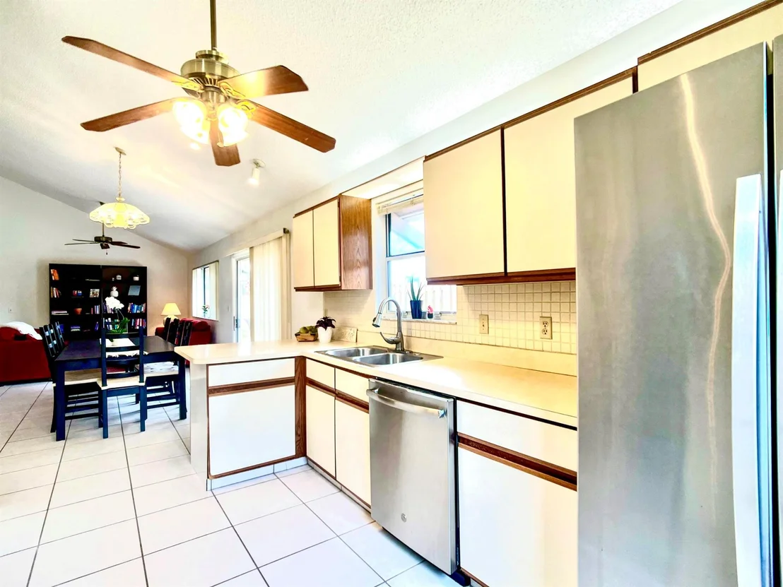 Photo of 102 Maplecrest Circle