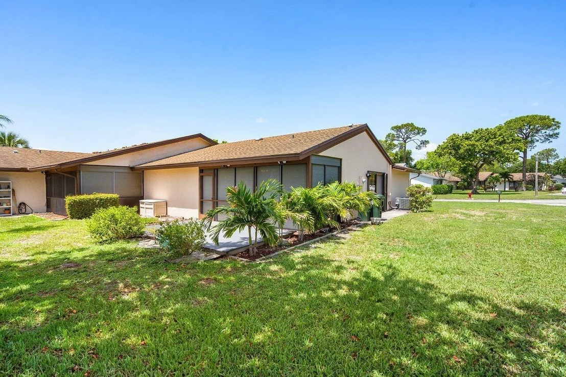 Photo of 6127 Elsinore Circle