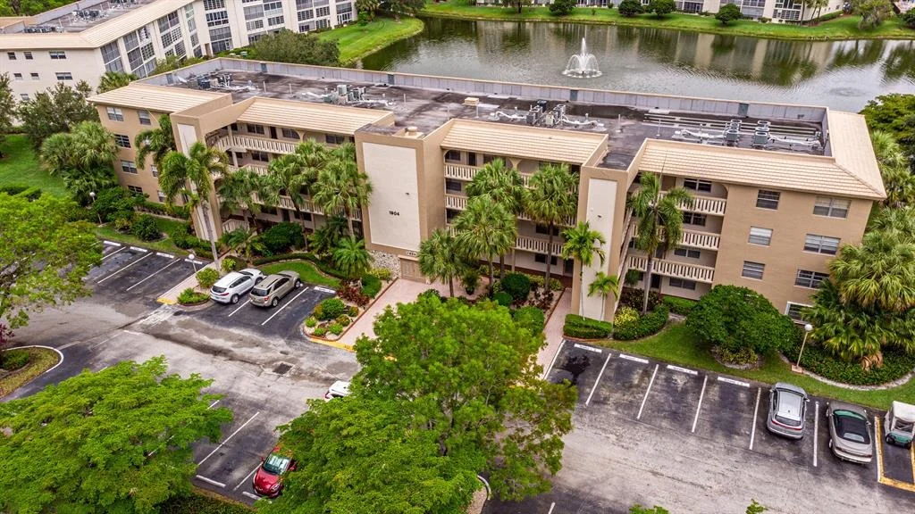 Photo of Unit E1 at 1904 Bermuda Circle