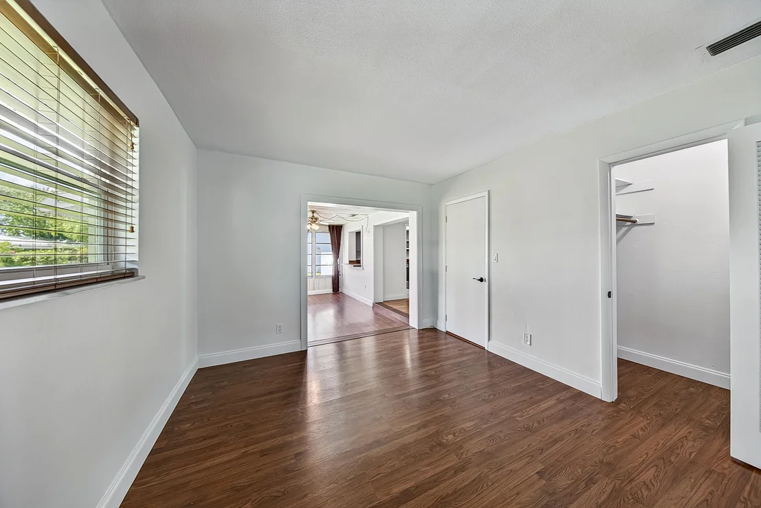 Photo of 2521 N Cypress Road