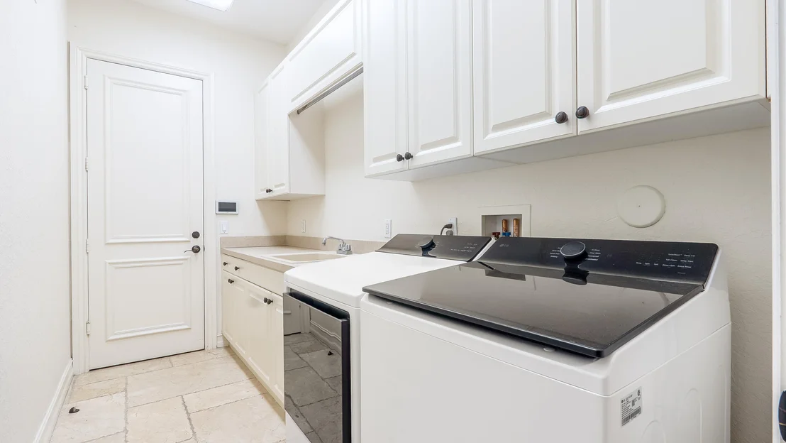Photo of 17602 Middle Lake Drive