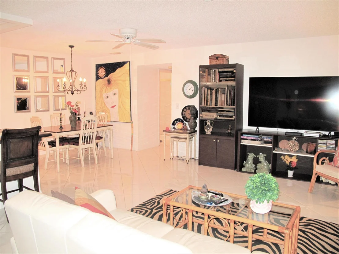 Photo of Unit D at 5031 NESTING Way