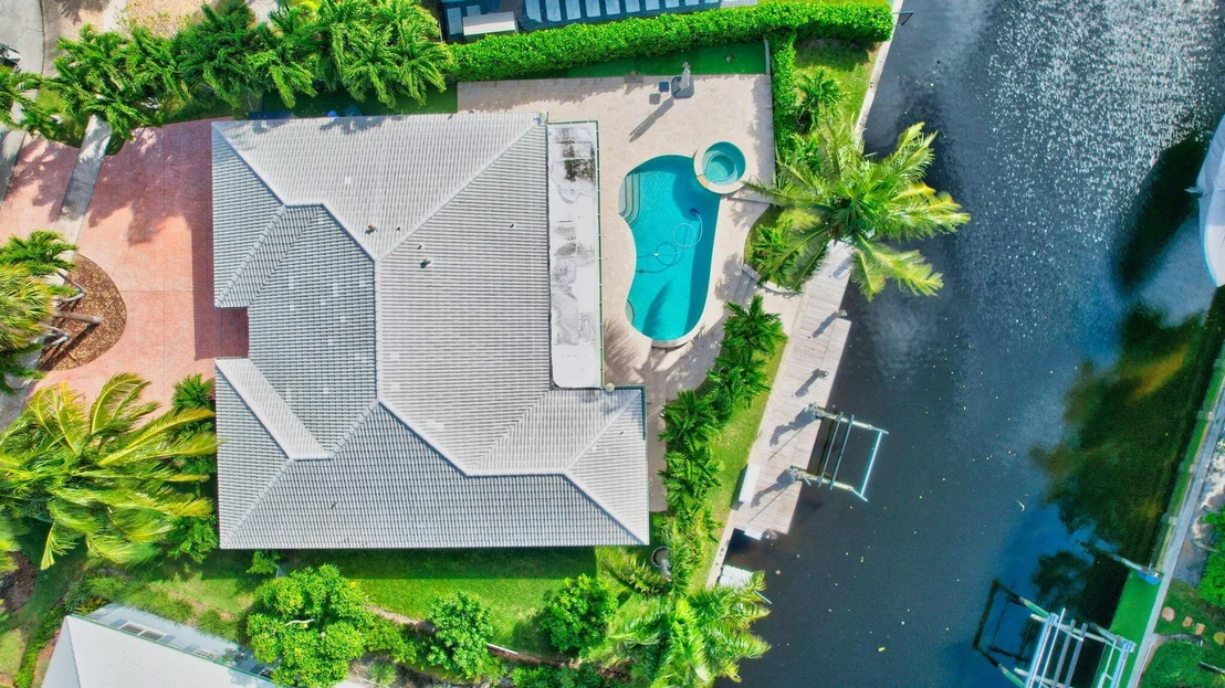 Photo of 850 Holly Lane