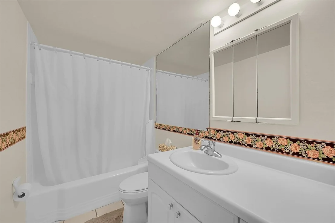 Photo of 2021 NE 24th Street