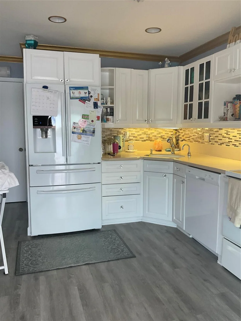 Photo of 6643 NW Bayfront Drive