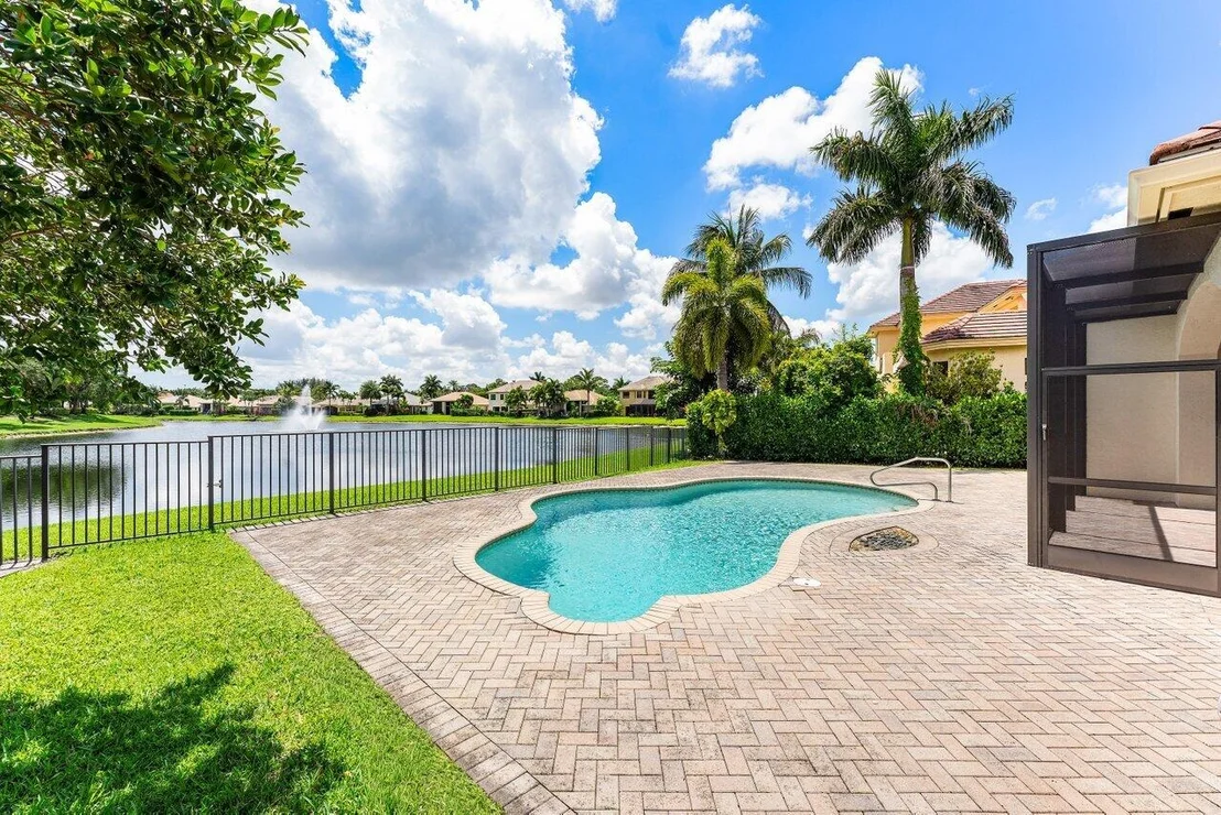 Photo of 3592 Collonade Drive