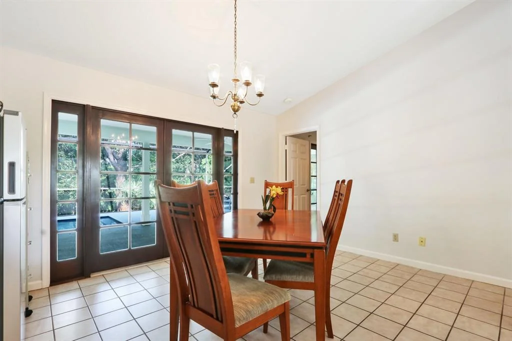 Photo of 18618 Lake Bend Drive