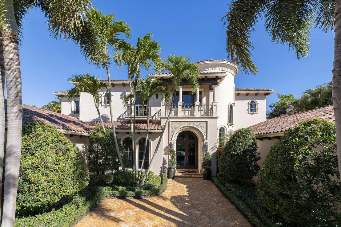 Photo of 9253 Este Lago Drive