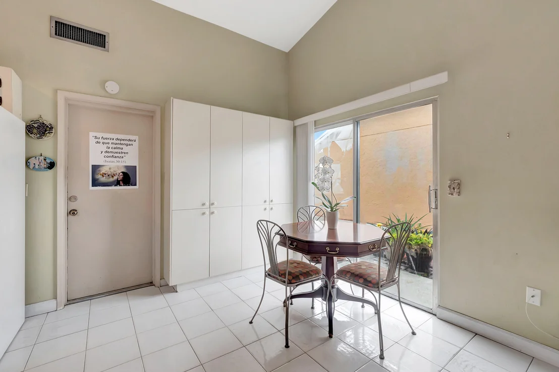 Photo of 9873 Robins Nest Road