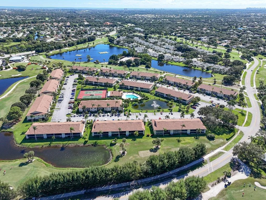 Photo of Unit B at 1001 Pinecrest Circle