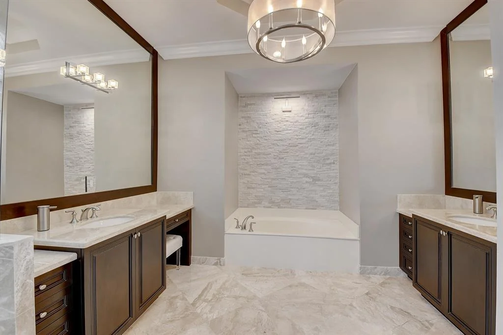 Photo of 12324 Cascade Valley Lane