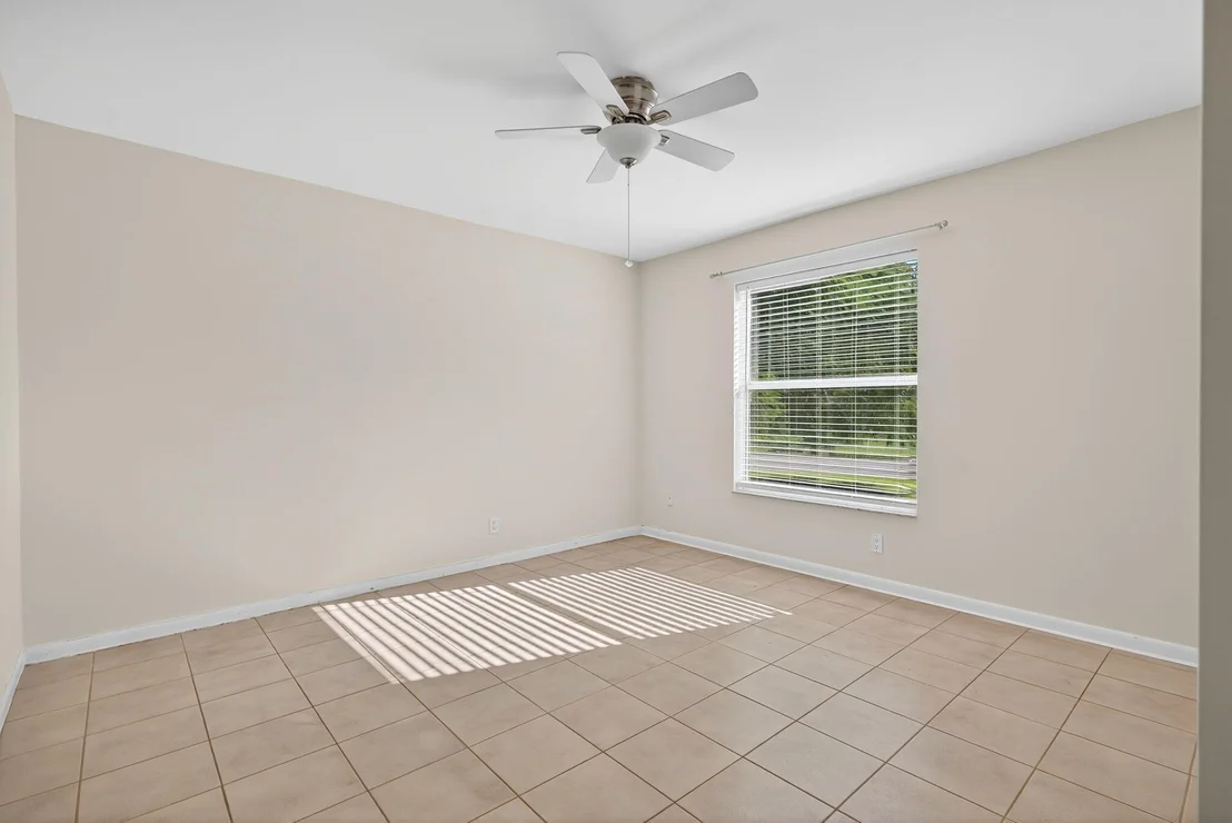 Photo of 130 Lakeside Circle