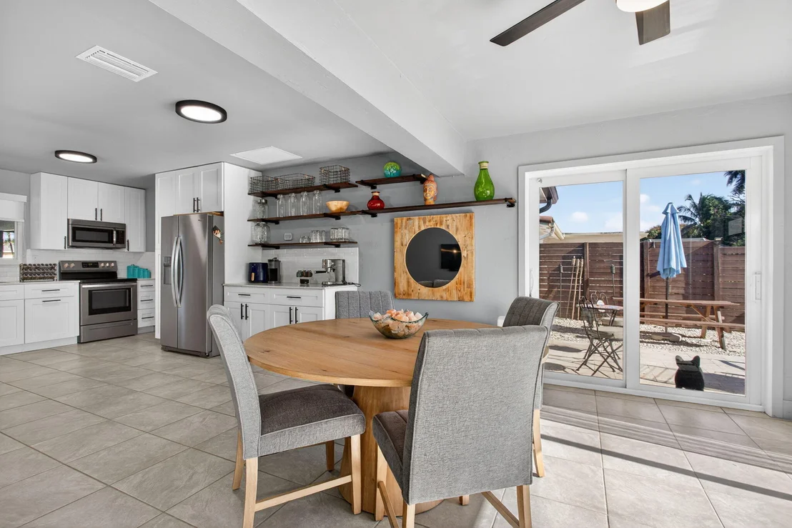 Photo of 1530 W River Drive