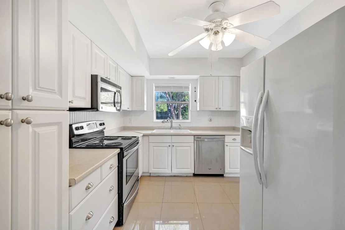 Photo of 810 SE 1st Avenue