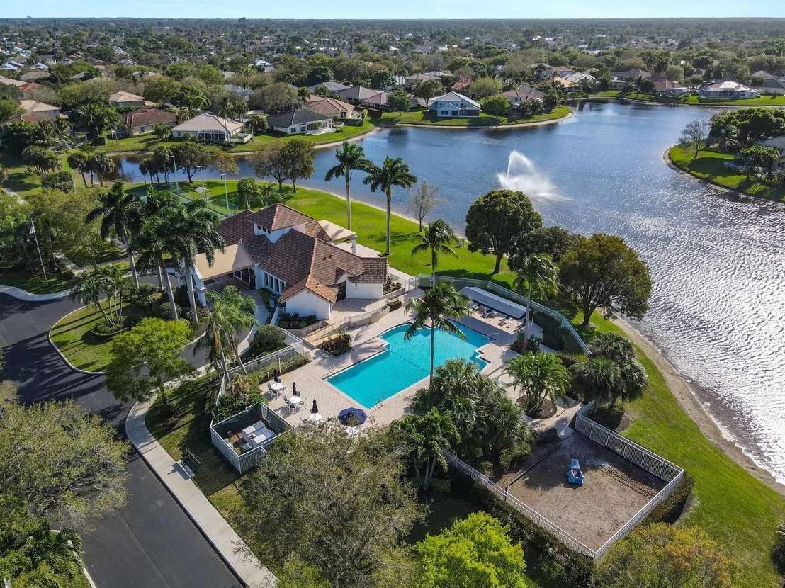 Photo of 1133 Egret Circle S