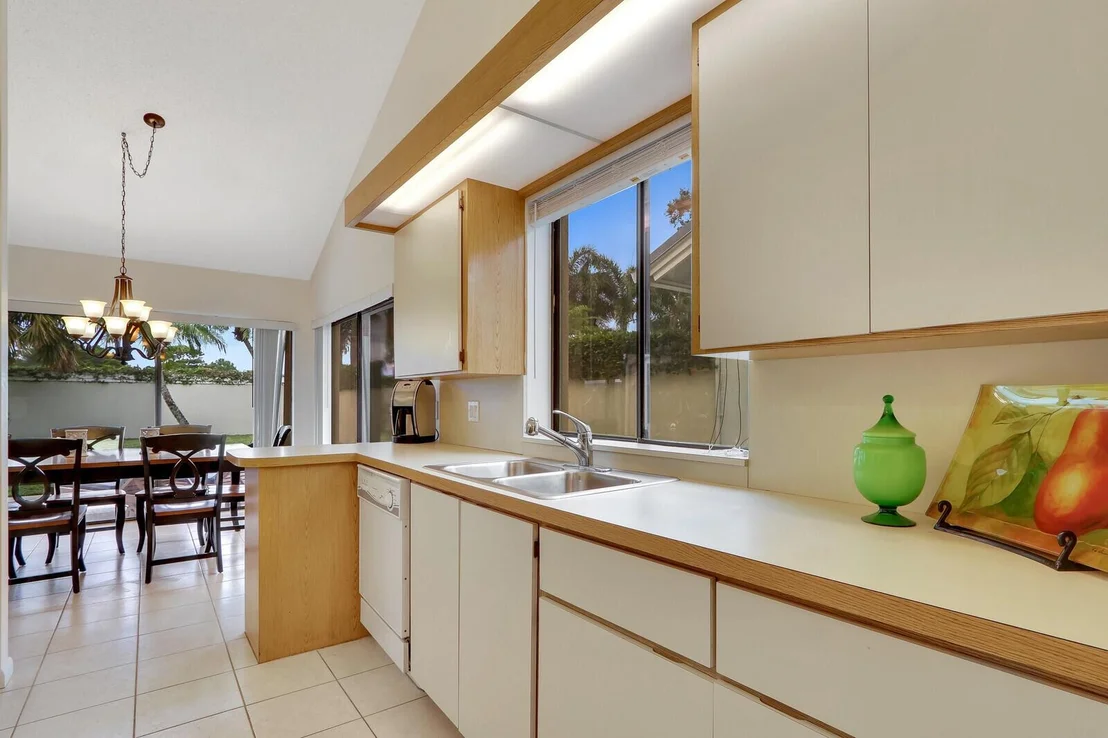 Photo of 408 River Edge Road