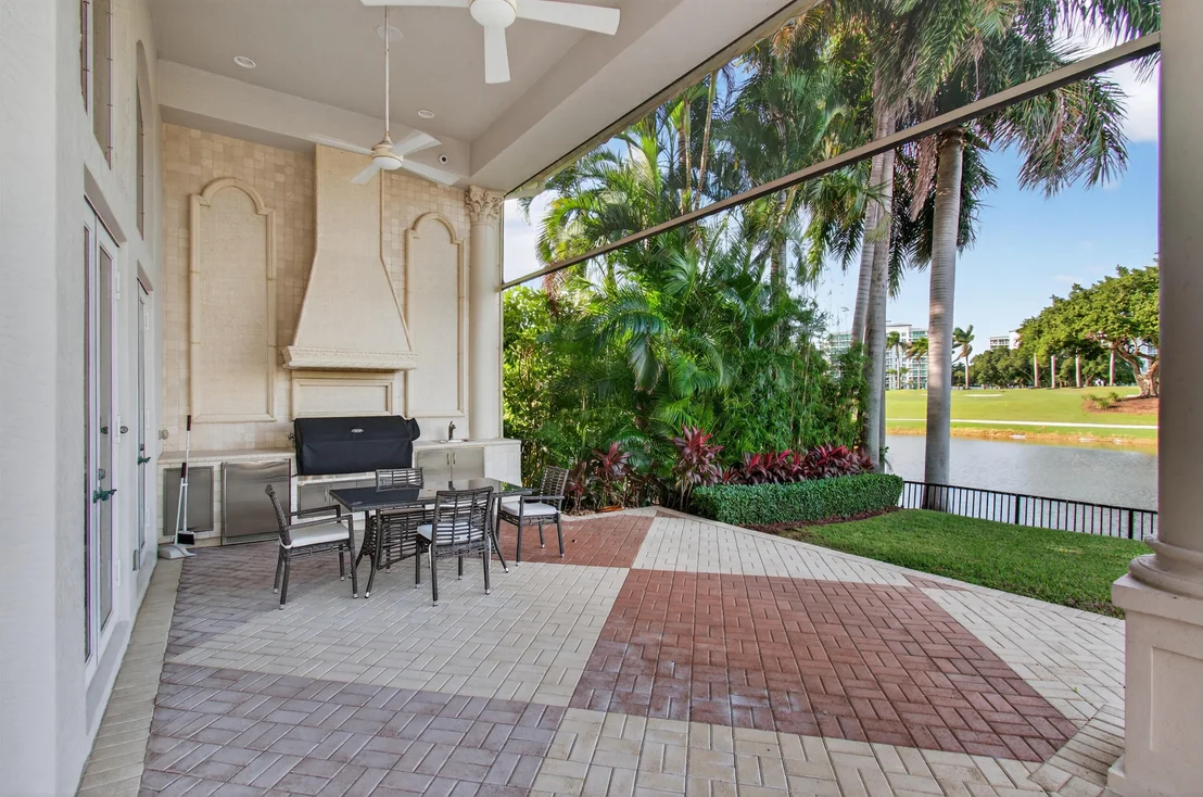 Photo of 331 MIZNER LAKE ESTATES Drive