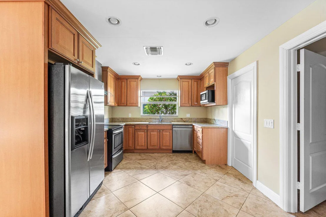 Photo of 4572 White Cedar Lane