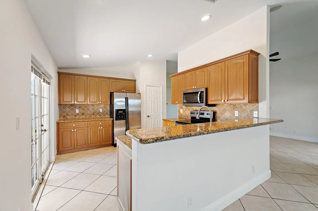 Photo of 6189 Adams Street