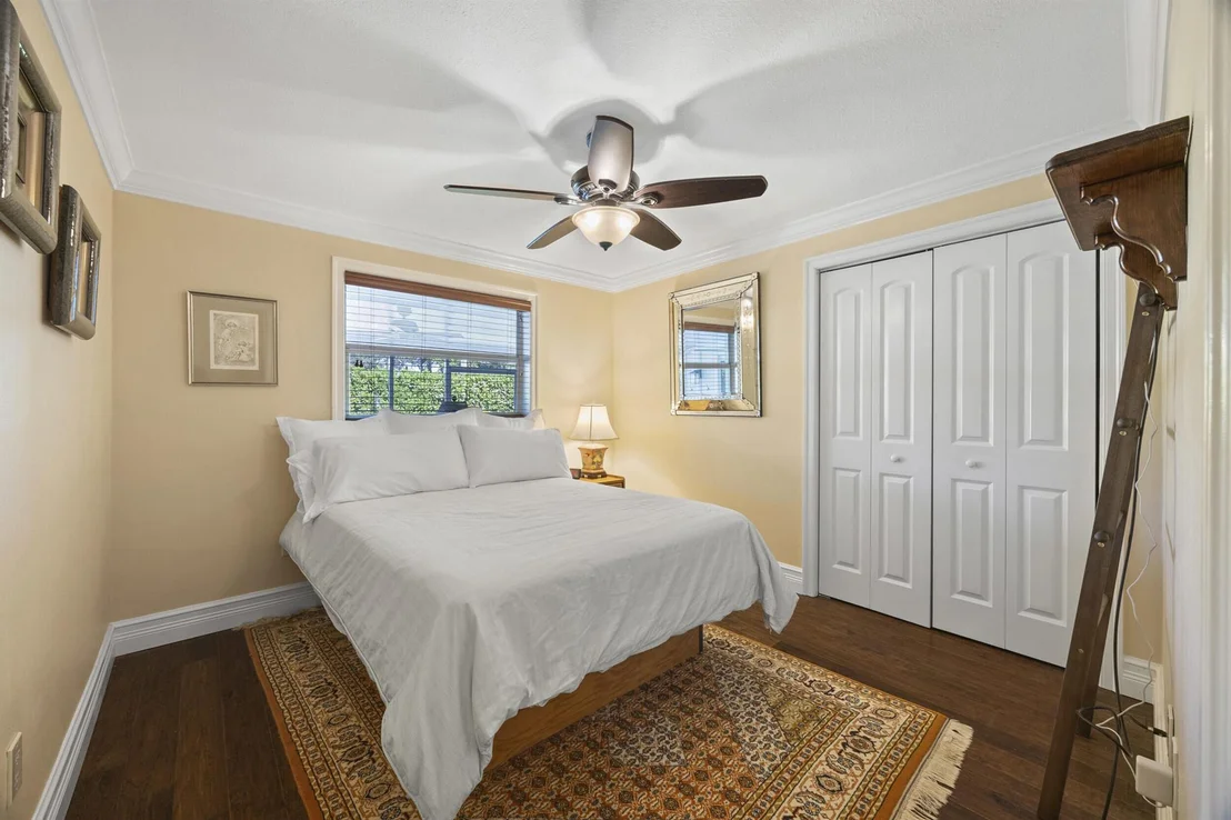 Photo of 435 Beacon Street