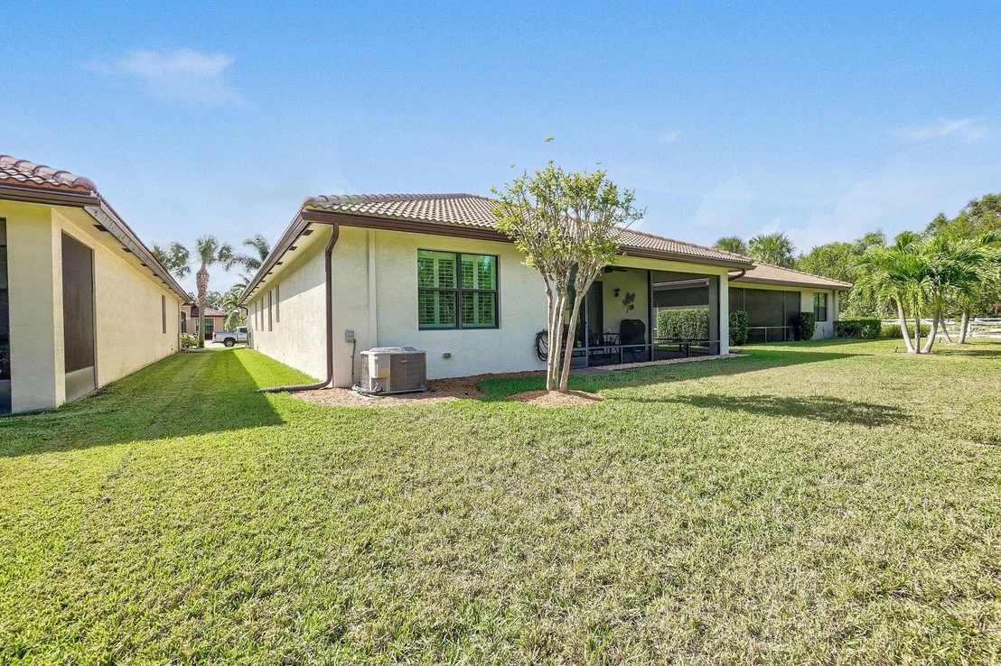 Photo of 5879 SE Entry Court