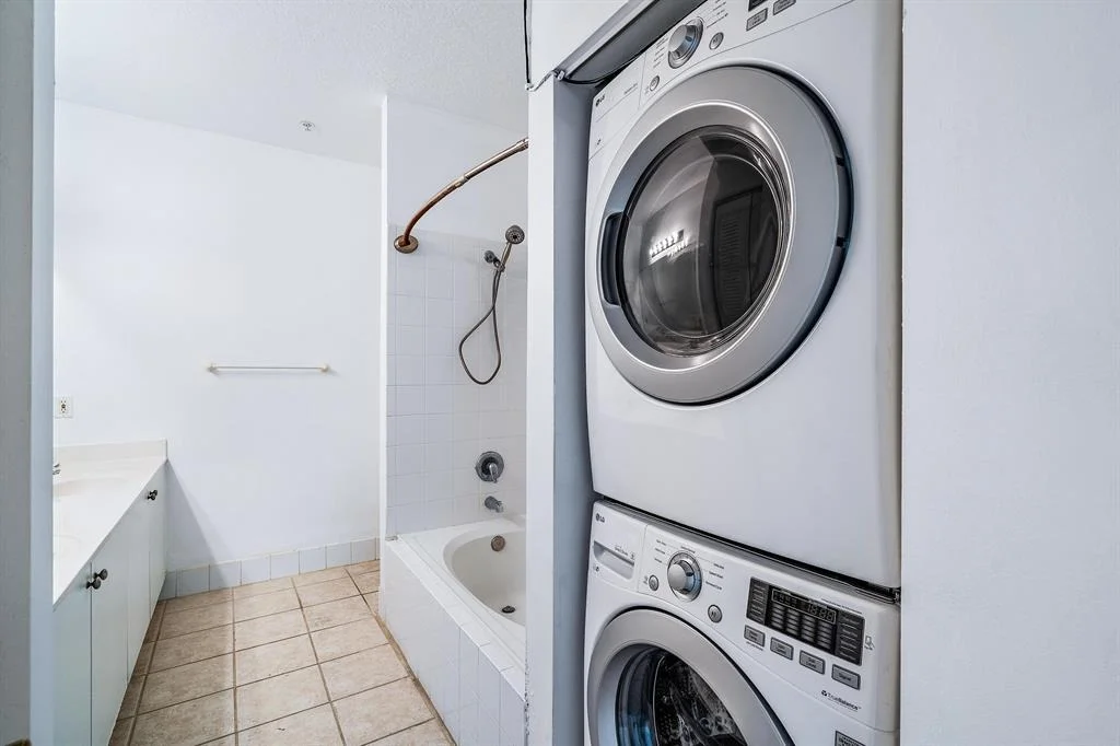Photo of Unit 21 at 1080 University Boulevard