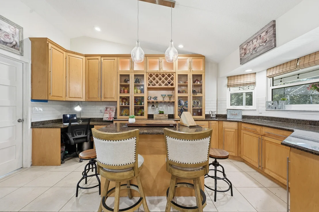 Photo of 15924 Laurel Oak Circle