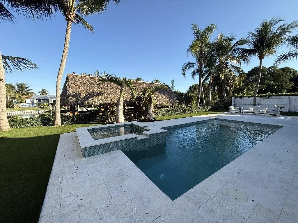 Photo of 2859 Cormorant Road