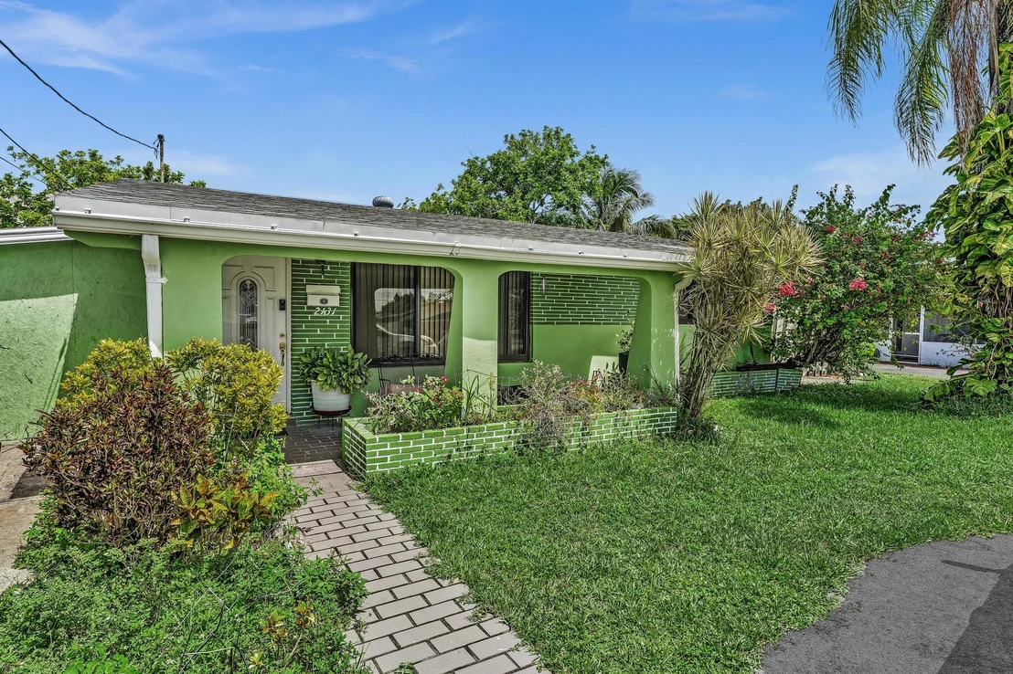 Photo of 2131 Acapulco Drive