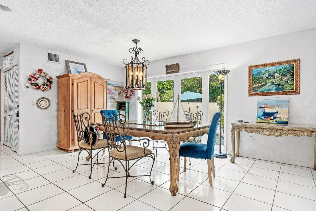 Photo of 800 Lagoon Lane