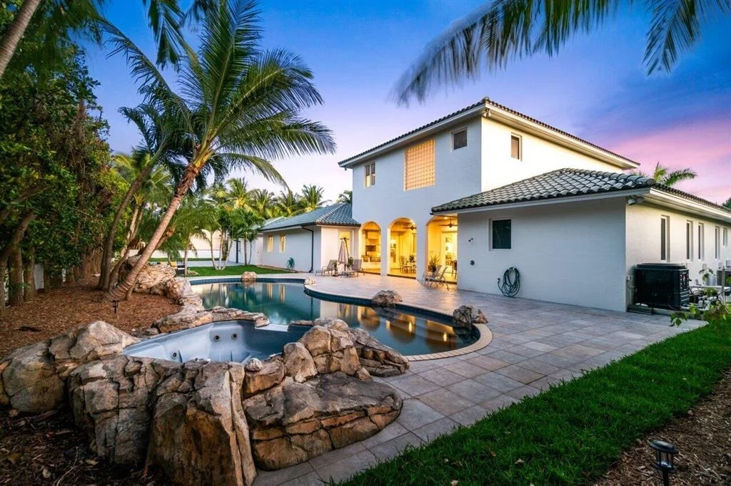 Photo of 804 Marbella Lane E