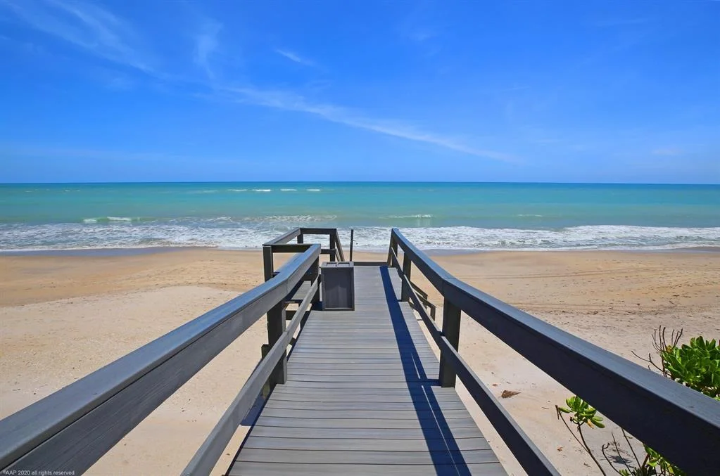 Photo of 533 White Pelican Circle