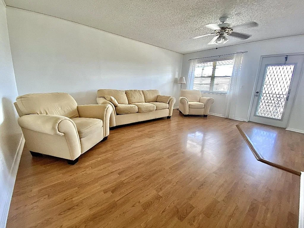 Photo of 374 Markham Q