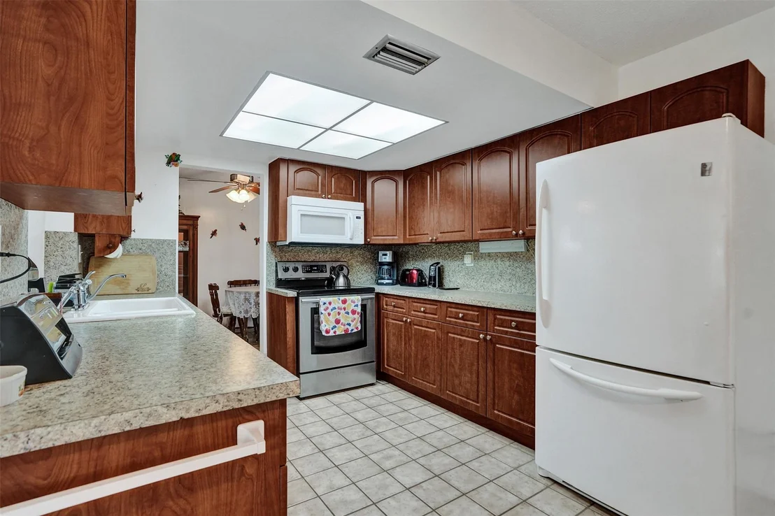 Photo of 4610 Highland Drive