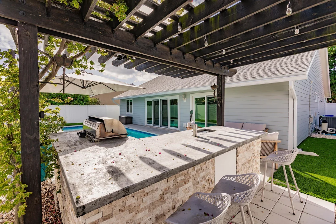 Photo of 6319 Garrett Street