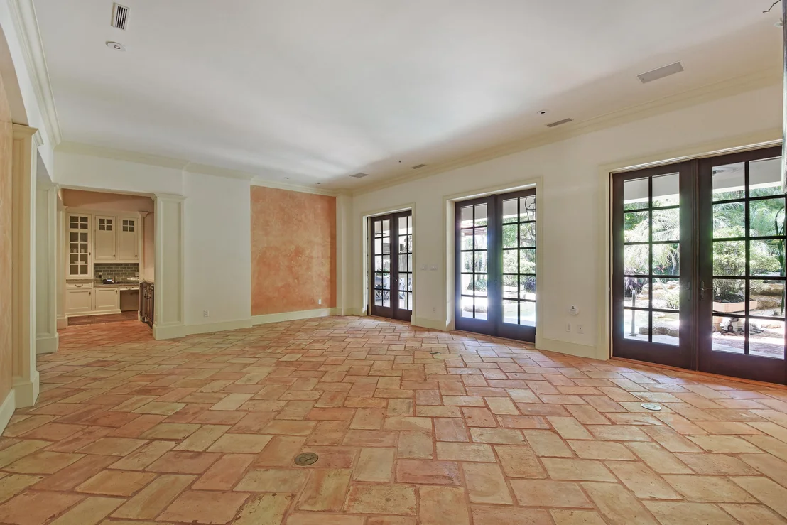 Photo of 200 Esplanade Way