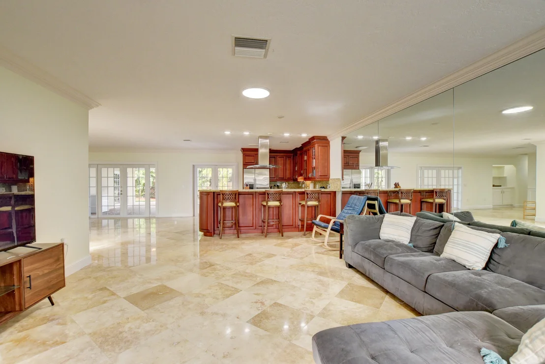 Photo of 867 Malaga Drive