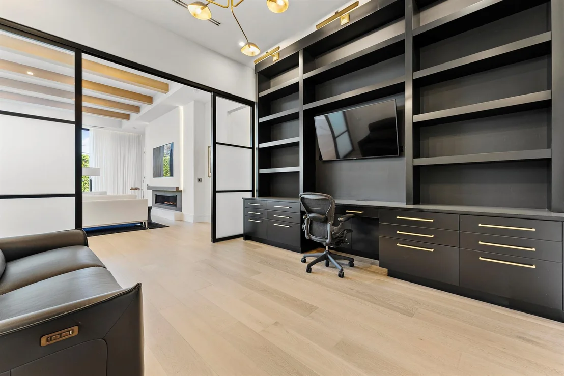 Photo of 811 Granada Drive