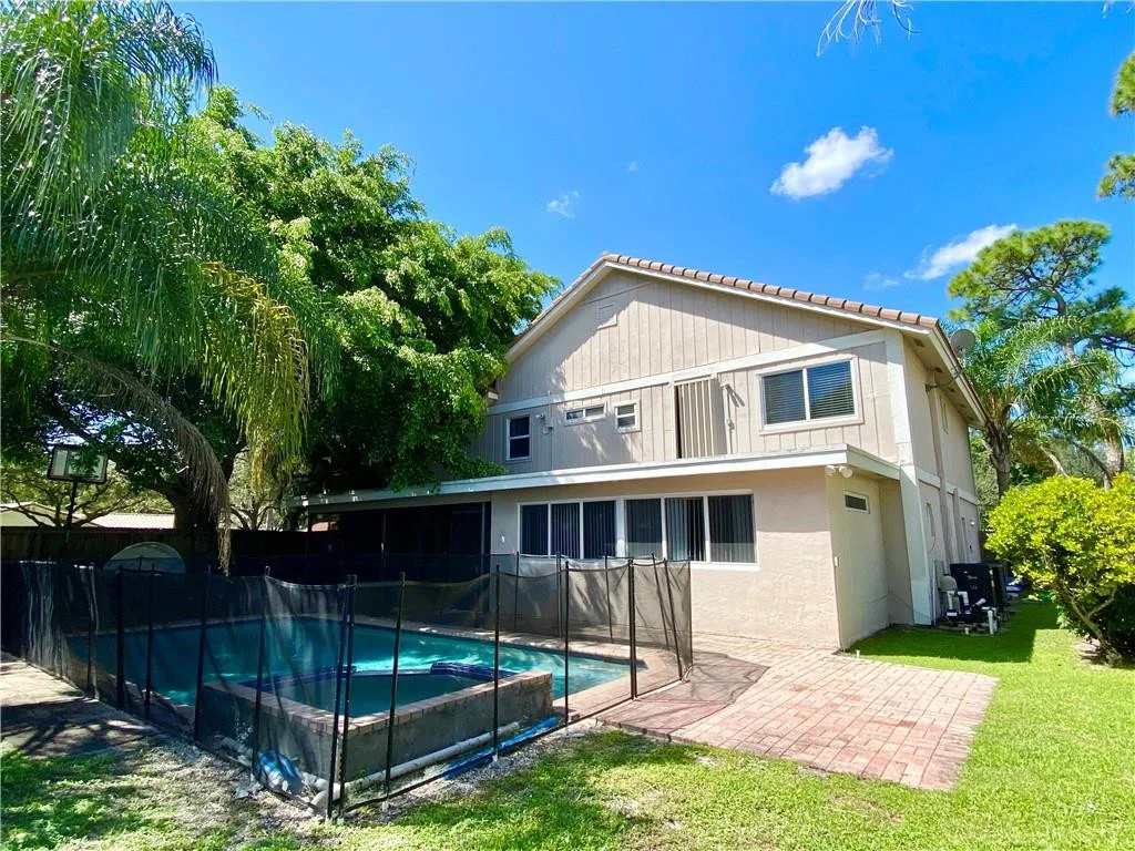 Photo of 2902 NW 24th Way