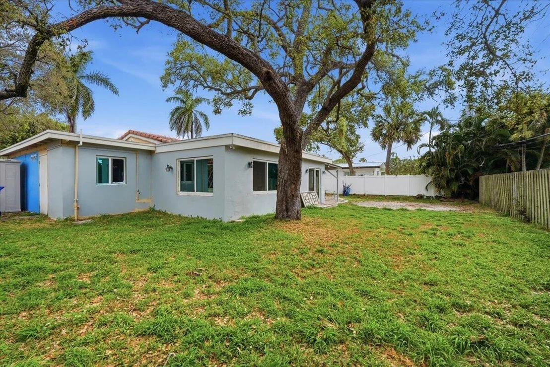 Photo of 330 SE 6th Street