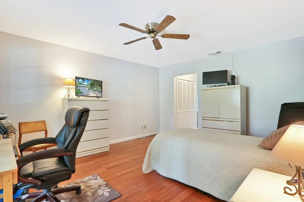 Photo of 18618 Lake Bend Drive