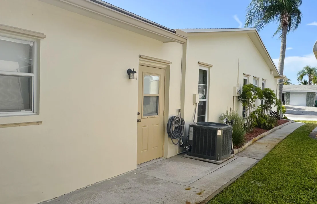 Photo of 310 SE 4TH Terrace