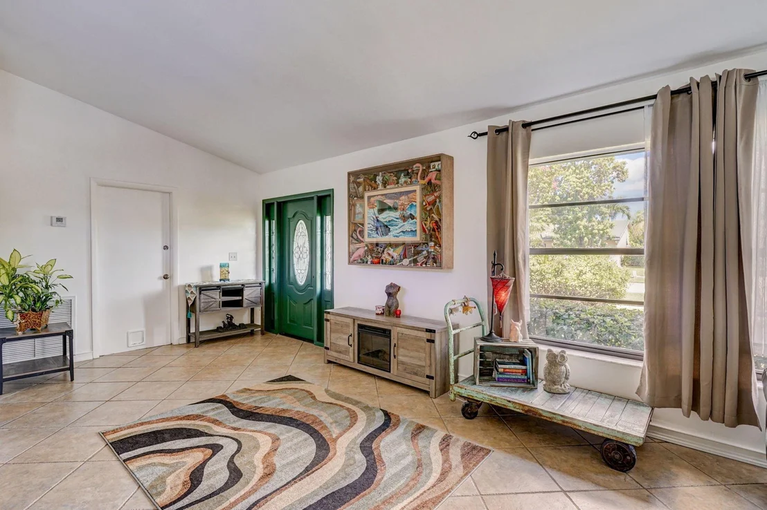 Photo of 128 Martin Circle