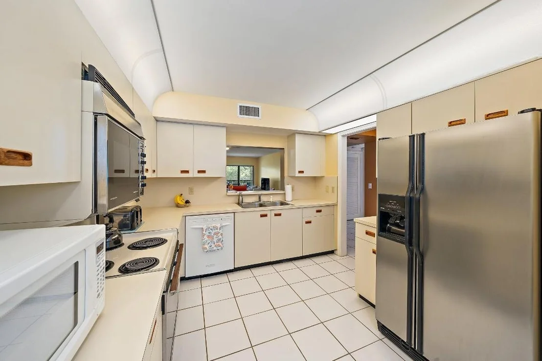 Photo of Unit 203C at 300 N Highway A1a