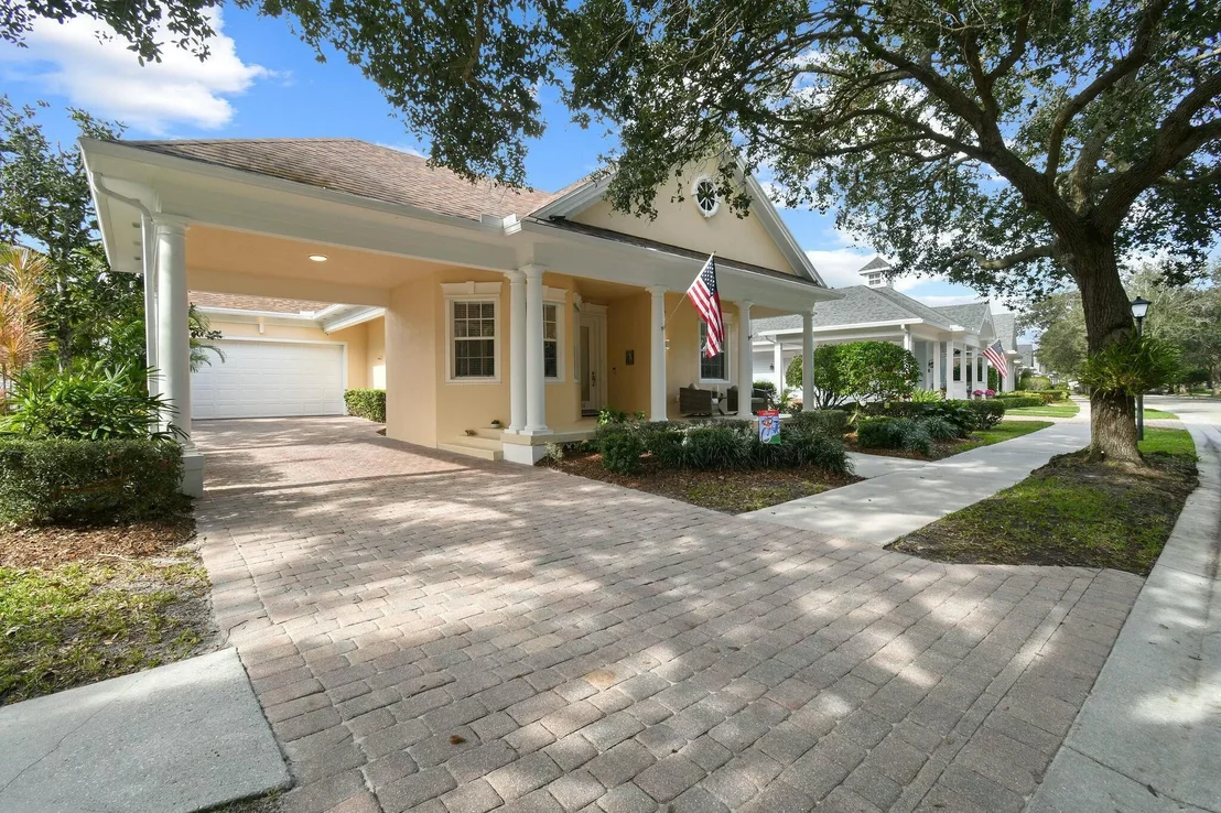 Photo of 196 Barbados Drive